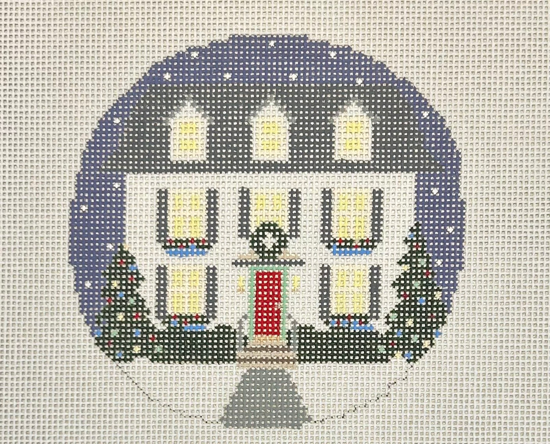 CHRISTMAS CLAPBOARD HOUSE