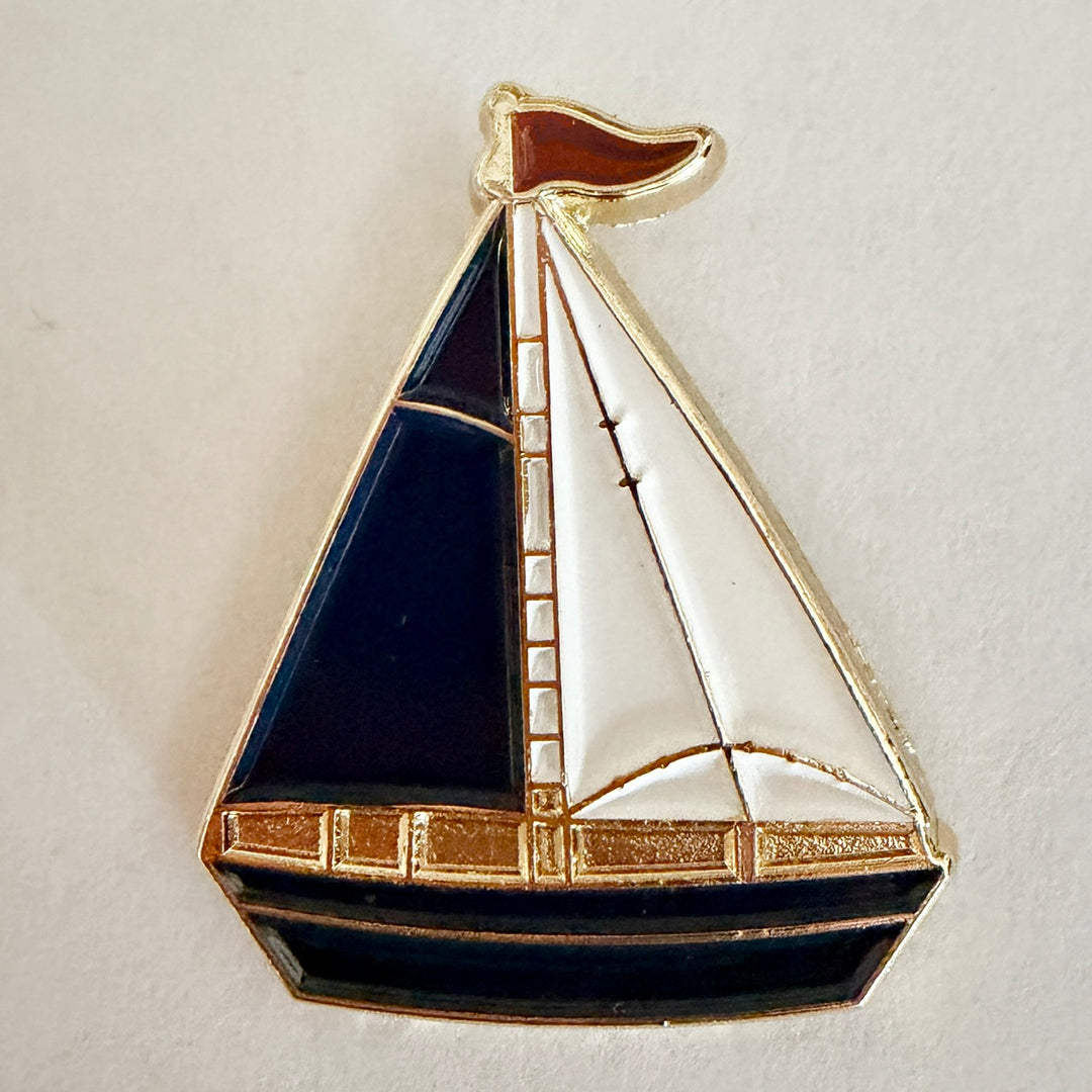SAILBOAT NEEDLE MINDER