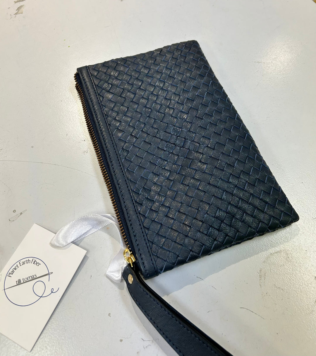 LEATHER WOVEN CLUTCH-NAVY