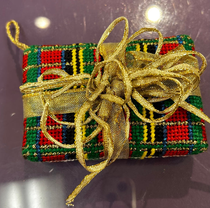 GOLD PLAID PACKAGE