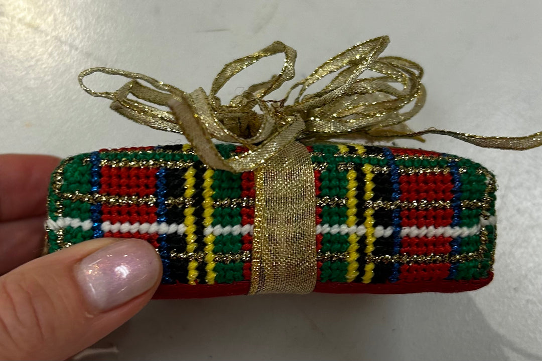 GOLD PLAID PACKAGE