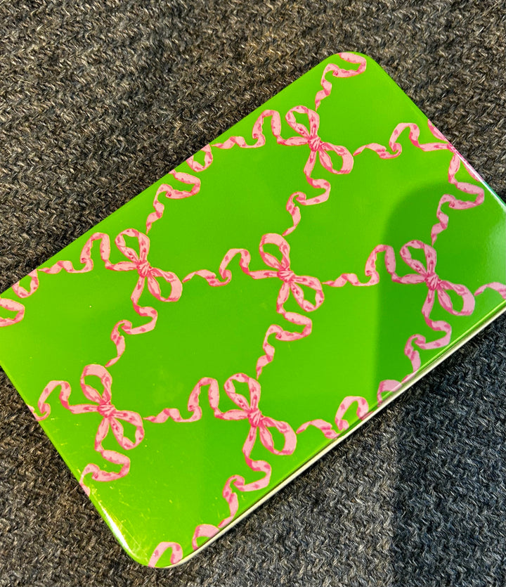 TIN WITH MAGNET - PINK/GREEN BOW