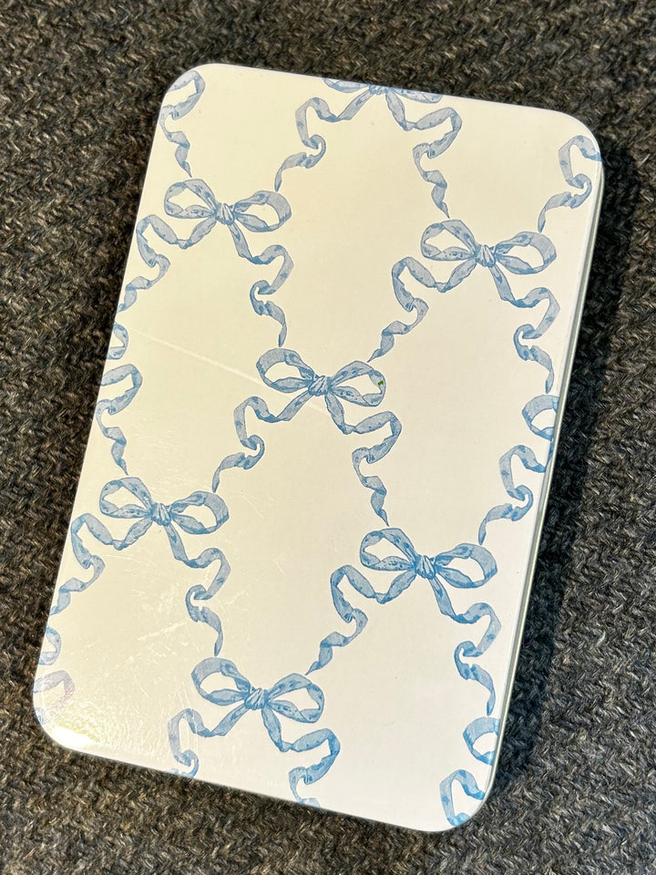 TIN BOX WITH MAGNET - BLUE/WHITE BOW