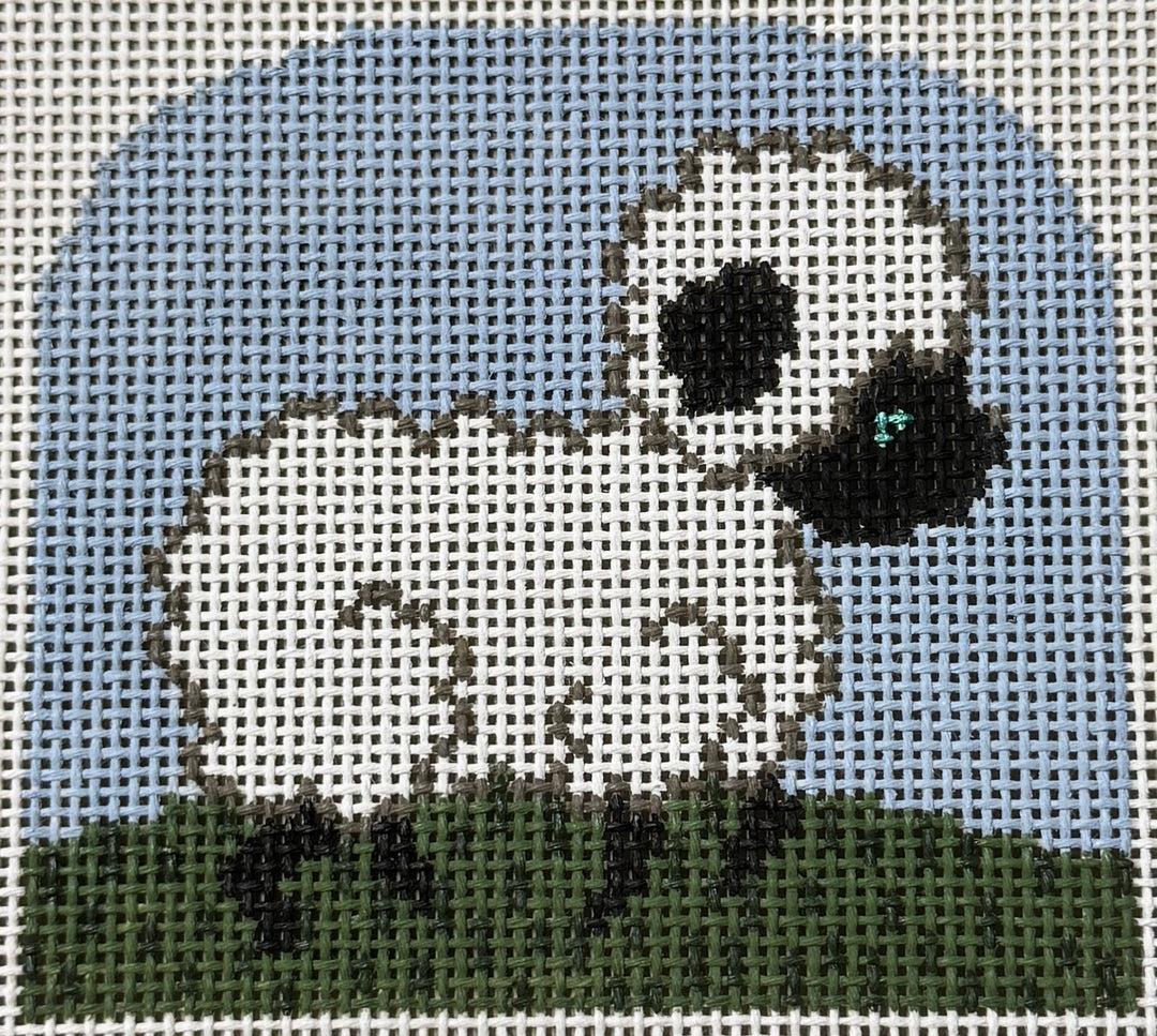 TH138 CRECHE STANDING LAMB 13M